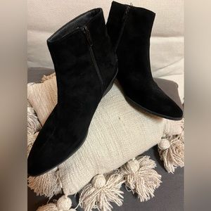 Faux suede  bootties